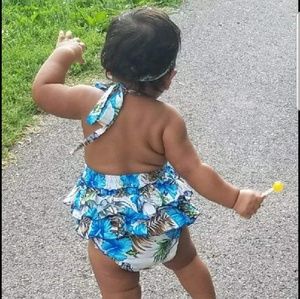 Hawaiian print romper